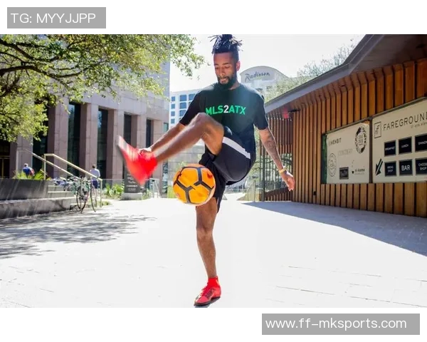 掌握花式足球技巧的有效练习方法与训练计划分享 掌握花式足球技巧的有效练习方法与训练计划分享